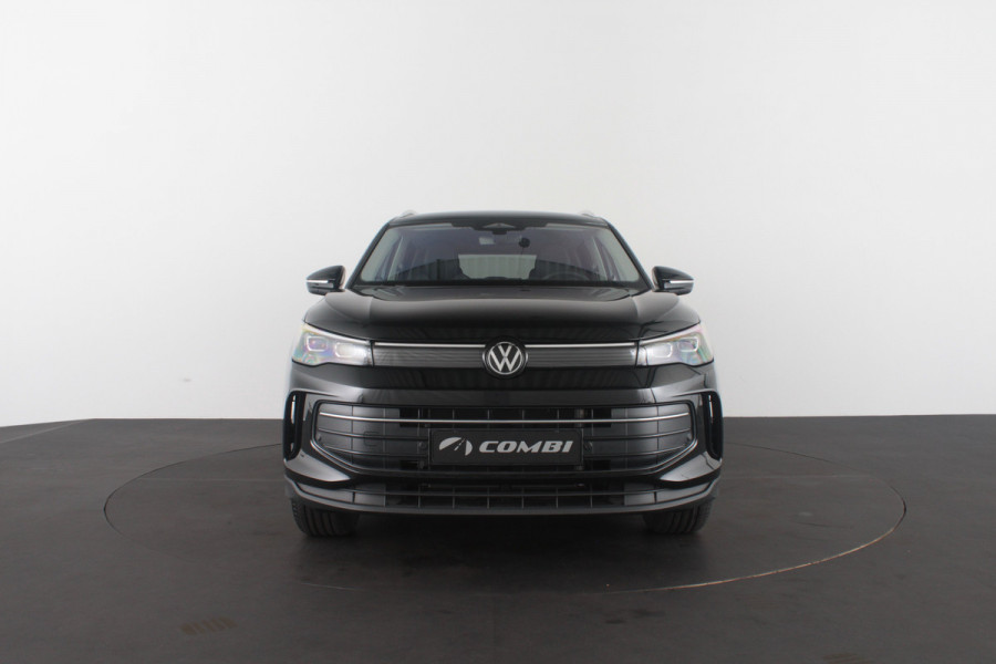 Volkswagen Tiguan 1.5 eHybrid Life Edition > (nieuw) Grenadilla Black/18inch/IQ/Design-pakket/Winterpakket Plus...