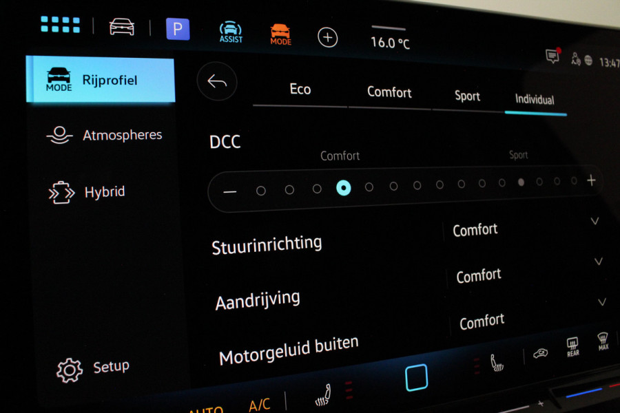 Volkswagen Tiguan 1.5 eHybrid Life Edition > (nieuw) Grenadilla Black/18inch/IQ/Design-pakket/Winterpakket Plus...