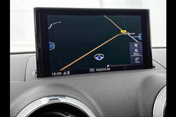 Audi A3 Limousine 35 TFSI CoD Advance Sport 3x S-line( Dealer onderH, Navi, StoelV, PDC, Cruise Con Adpt, Climate Con, Etc)