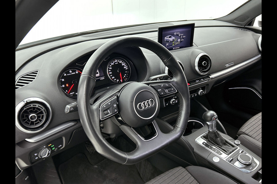 Audi A3 Limousine 35 TFSI CoD Advance Sport 3x S-line( Dealer onderH, Navi, StoelV, PDC, Cruise Con Adpt, Climate Con, Etc)