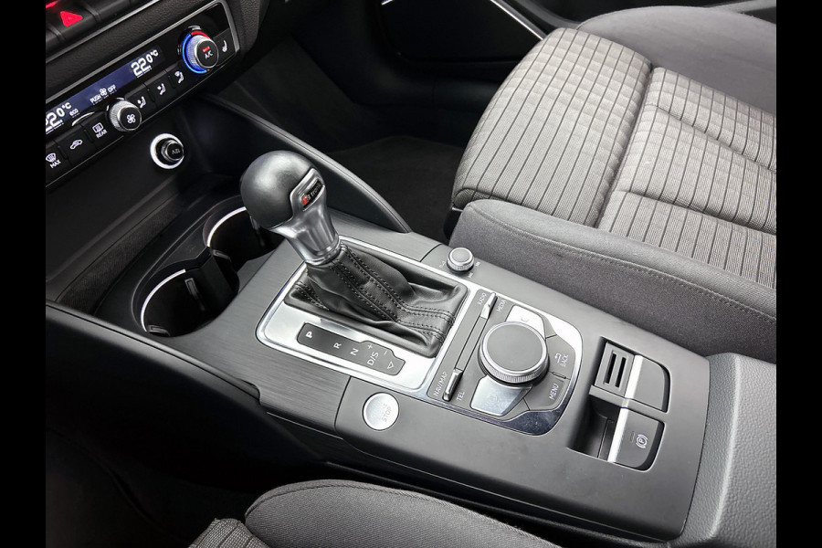 Audi A3 Limousine 35 TFSI CoD Advance Sport 3x S-line( Dealer onderH, Navi, StoelV, PDC, Cruise Con Adpt, Climate Con, Etc)