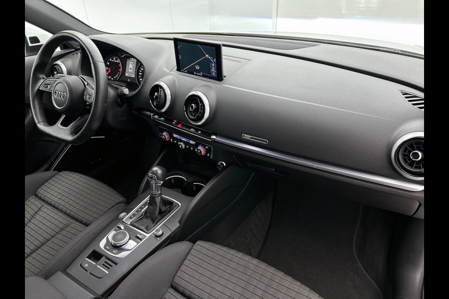 Audi A3 Limousine 35 TFSI CoD Advance Sport 3x S-line( Dealer onderH, Navi, StoelV, PDC, Cruise Con Adpt, Climate Con, Etc)