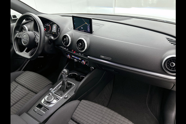 Audi A3 Limousine 35 TFSI CoD Advance Sport 3x S-line( Dealer onderH, Navi, StoelV, PDC, Cruise Con Adpt, Climate Con, Etc)