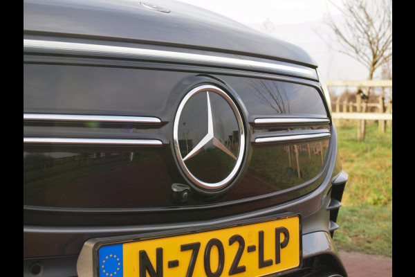 Mercedes-Benz EQA 250 Business Solution AMG 67 kWh | SOH 98% | Panoramadak | Head-Up Display | 360 Camera | Sfeerverlichting | Burmester | NL-Auto |