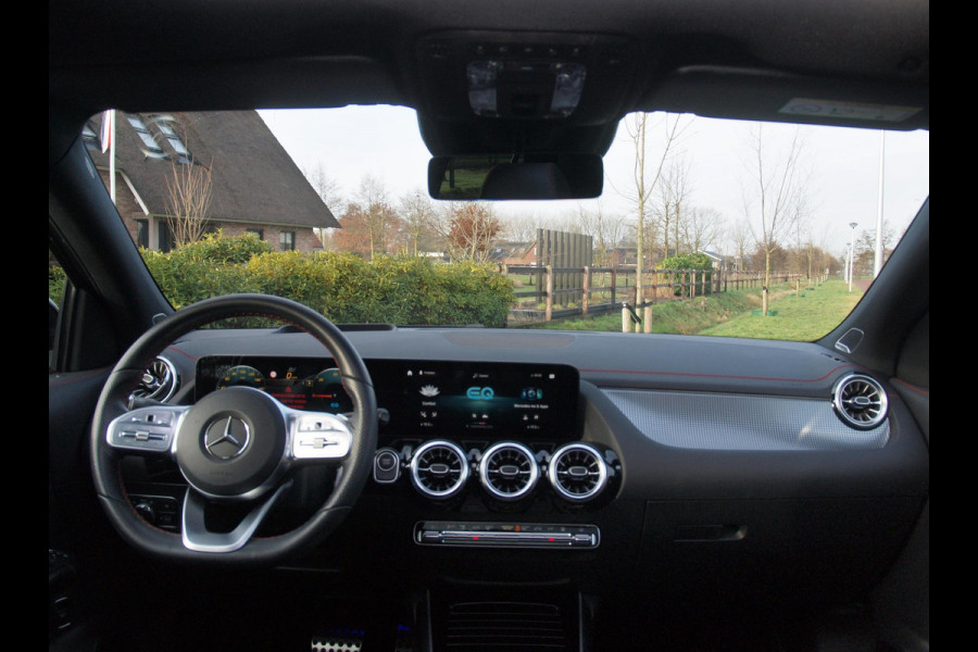 Mercedes-Benz EQA 250 Business Solution AMG 67 kWh | SOH 98% | Panoramadak | Head-Up Display | 360 Camera | Sfeerverlichting | Burmester | NL-Auto |