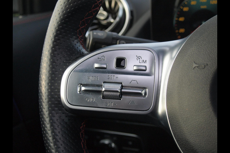 Mercedes-Benz EQA 250 Business Solution AMG 67 kWh | SOH 98% | Panoramadak | Head-Up Display | 360 Camera | Sfeerverlichting | Burmester | NL-Auto |