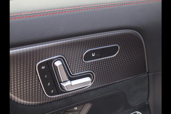 Mercedes-Benz EQA 250 Business Solution AMG 67 kWh | SOH 98% | Panoramadak | Head-Up Display | 360 Camera | Sfeerverlichting | Burmester | NL-Auto |