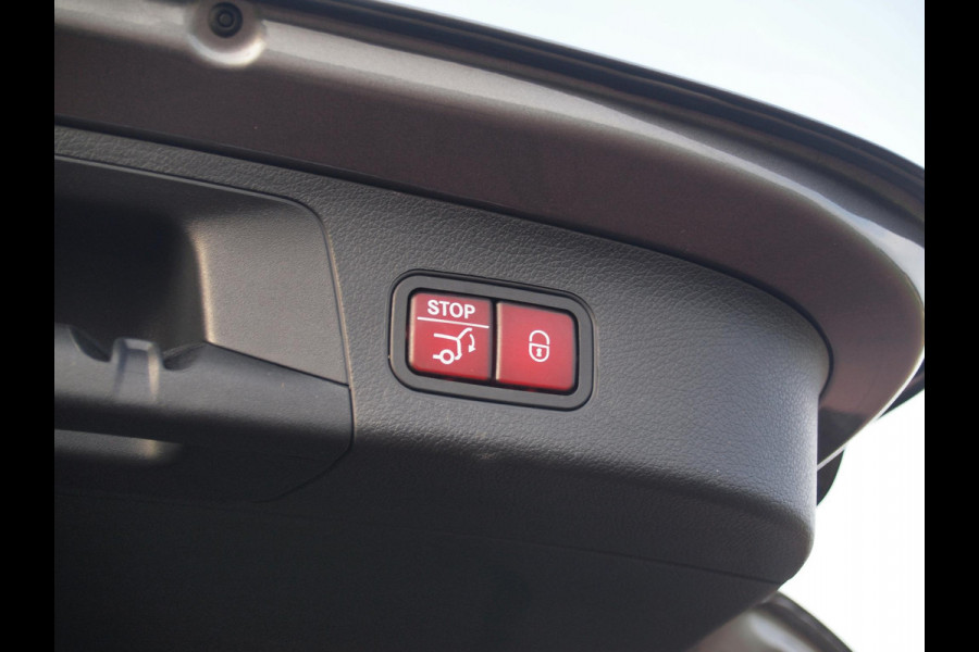 Mercedes-Benz EQA 250 Business Solution AMG 67 kWh | SOH 98% | Panoramadak | Head-Up Display | 360 Camera | Sfeerverlichting | Burmester | NL-Auto |