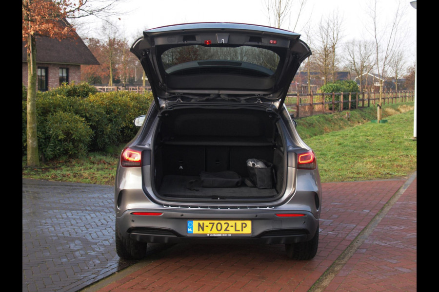 Mercedes-Benz EQA 250 Business Solution AMG 67 kWh | SOH 98% | Panoramadak | Head-Up Display | 360 Camera | Sfeerverlichting | Burmester | NL-Auto |