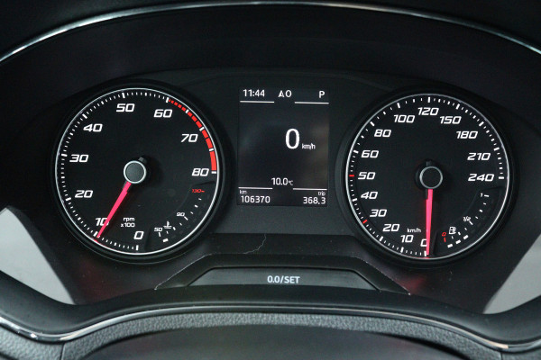 Seat Ibiza 1.0 TSI FR Business Intense (PANORAMADAK, CAMERA, CARPLAY, CRUISE CONTROL ADAPTIEF, PARKEERSENSOREN)