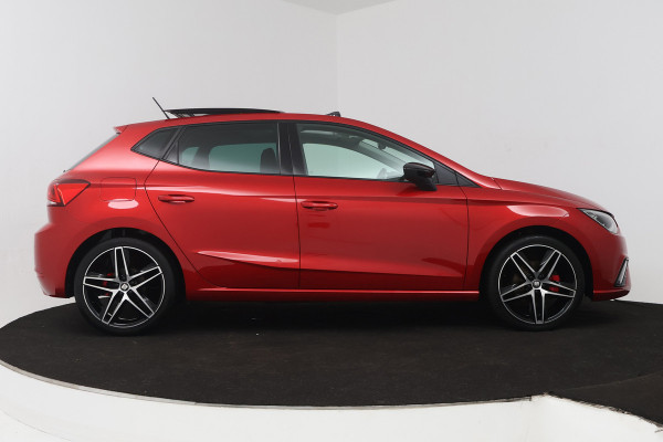 Seat Ibiza 1.0 TSI FR Business Intense (PANORAMADAK, CAMERA, CARPLAY, CRUISE CONTROL ADAPTIEF, PARKEERSENSOREN)