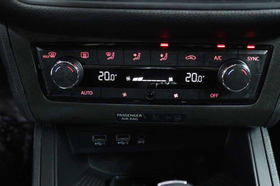 Seat Ibiza 1.0 TSI FR Business Intense (PANORAMADAK, CAMERA, CARPLAY, CRUISE CONTROL ADAPTIEF, PARKEERSENSOREN)