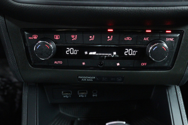 Seat Ibiza 1.0 TSI FR Business Intense (PANORAMADAK, CAMERA, CARPLAY, CRUISE CONTROL ADAPTIEF, PARKEERSENSOREN)