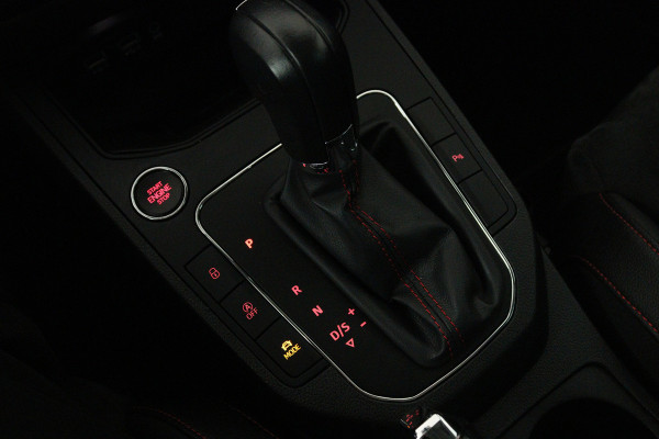 Seat Ibiza 1.0 TSI FR Business Intense (PANORAMADAK, CAMERA, CARPLAY, CRUISE CONTROL ADAPTIEF, PARKEERSENSOREN)