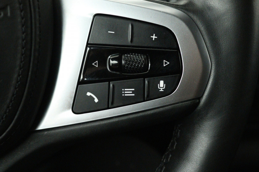 BMW 1-serie 118i Executive Edition (STOEL/STUUR VERWARMING, CAMERA, CRUISE CONTROL ADAPTIEF, SFEERVERLICHTING, PARKEERSENSOREN)