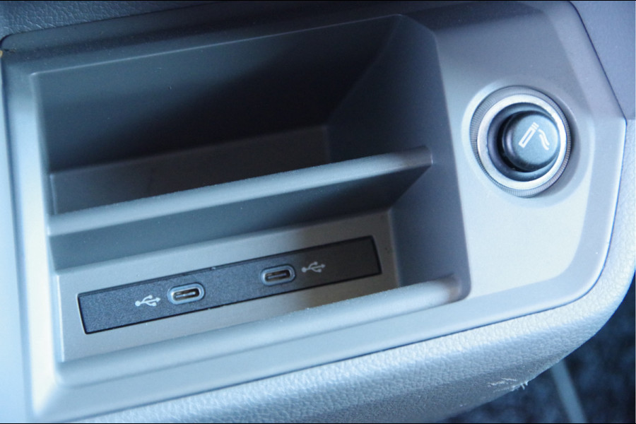 Volkswagen Crafter 35 2.0 TDI L3H2 3-ZITS, 140PK AUT. STANDKACHEL, GEV. ERGO COMFORT STOEL, CRUISE, NAVI, AIRCO