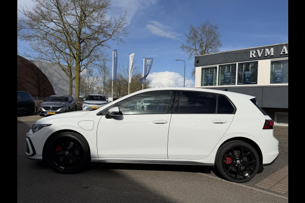 Volkswagen Golf 1.4 eHybrid GTE € 24.900,- VOOR € 22.877,- UW LENTEVOORDEEL € 2.023,-! | RECENT ONDERHOUD GEHAD| STOEL + STUURWIELVERWARMING | ACHTERUITRIJ CAMERA | ADAPTIEVE CRUISE | 19 INCH | INCL. 12 MND BOVAG GARANTIE