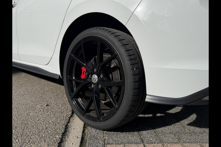 Volkswagen Golf 1.4 eHybrid GTE € 24.900,- VOOR € 22.877,- UW LENTEVOORDEEL € 2.023,-! | RECENT ONDERHOUD GEHAD| STOEL + STUURWIELVERWARMING | ACHTERUITRIJ CAMERA | ADAPTIEVE CRUISE | 19 INCH | INCL. 12 MND BOVAG GARANTIE