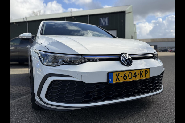 Volkswagen Golf 1.4 eHybrid GTE € 24.900,- VOOR € 22.877,- UW LENTEVOORDEEL € 2.023,-! | RECENT ONDERHOUD GEHAD| STOEL + STUURWIELVERWARMING | ACHTERUITRIJ CAMERA | ADAPTIEVE CRUISE | 19 INCH | INCL. 12 MND BOVAG GARANTIE