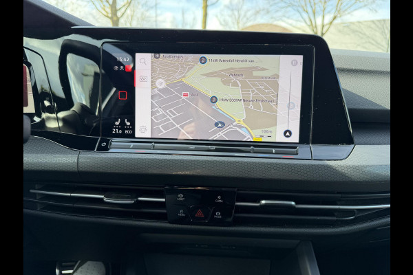 Volkswagen Golf 1.4 eHybrid GTE € 24.900,- VOOR € 22.877,- UW LENTEVOORDEEL € 2.023,-! | RECENT ONDERHOUD GEHAD| STOEL + STUURWIELVERWARMING | ACHTERUITRIJ CAMERA | ADAPTIEVE CRUISE | 19 INCH | INCL. 12 MND BOVAG GARANTIE