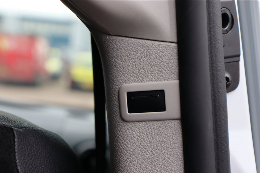 Mercedes-Benz EVITO TOURER PRO L3 90 kWh 350km 9-persoons l-vloerrail el.schuifdeuren snelladen leer+vw 47.940,-incl.btw