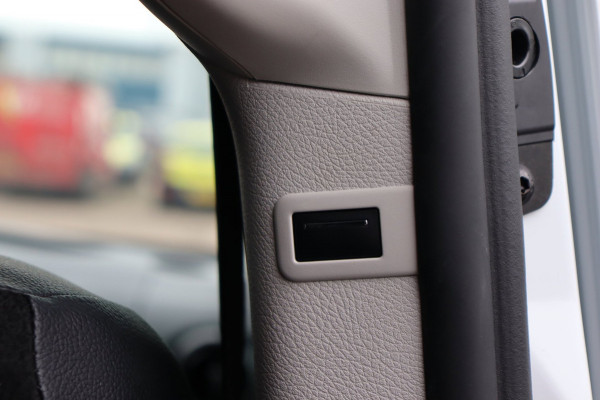 Mercedes-Benz EVITO TOURER PRO L3 90 kWh 350km 9-persoons l-vloerrail el.schuifdeuren snelladen leer+vw 47.940,-incl.btw