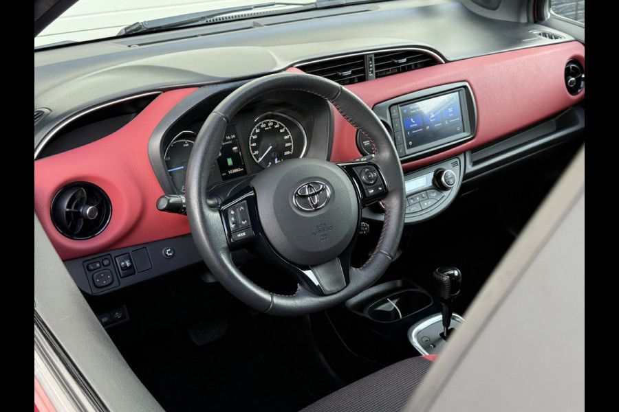 Toyota Yaris 1.5 Hybrid Bi-Tone | CarPlay | Camera | Keyless | 16 inch