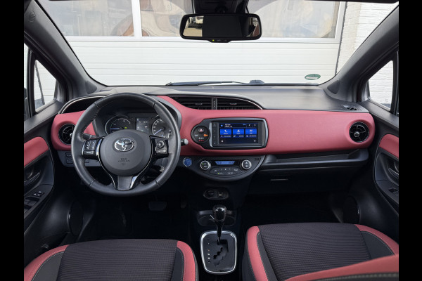 Toyota Yaris 1.5 Hybrid Bi-Tone | CarPlay | Camera | Keyless | 16 inch