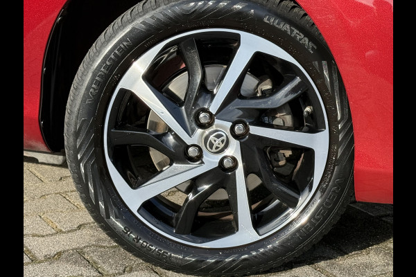Toyota Yaris 1.5 Hybrid Bi-Tone | CarPlay | Camera | Keyless | 16 inch