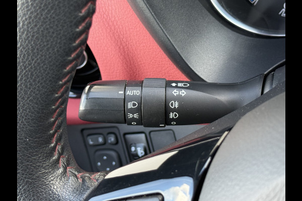 Toyota Yaris 1.5 Hybrid Bi-Tone | CarPlay | Camera | Keyless | 16 inch