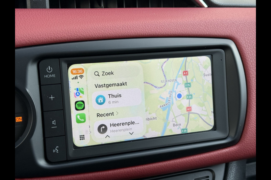 Toyota Yaris 1.5 Hybrid Bi-Tone | CarPlay | Camera | Keyless | 16 inch