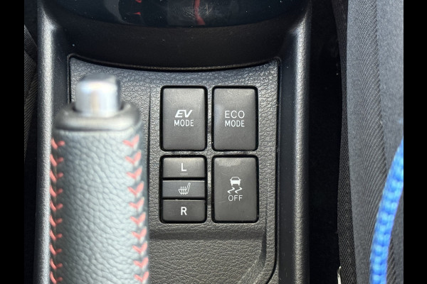 Toyota Yaris 1.5 Hybrid Bi-Tone | CarPlay | Camera | Keyless | 16 inch