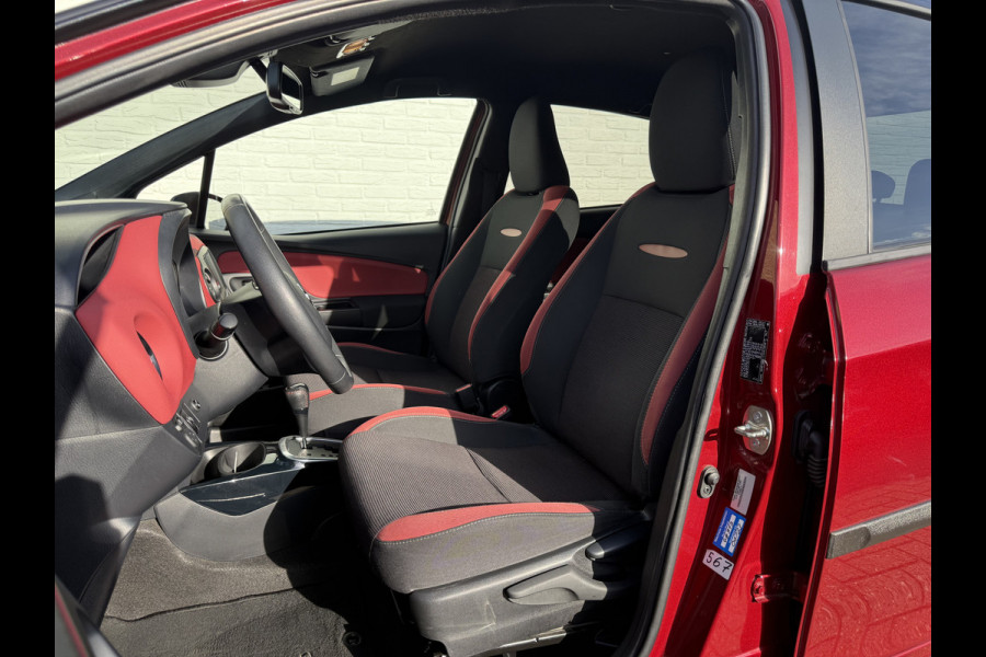 Toyota Yaris 1.5 Hybrid Bi-Tone | CarPlay | Camera | Keyless | 16 inch