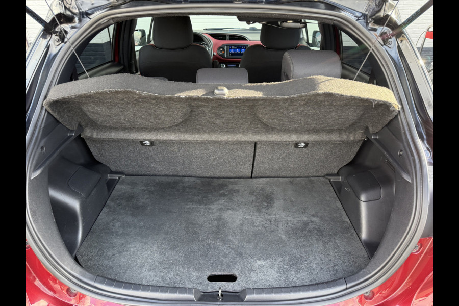 Toyota Yaris 1.5 Hybrid Bi-Tone | CarPlay | Camera | Keyless | 16 inch