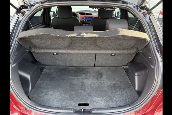 Toyota Yaris 1.5 Hybrid Bi-Tone | CarPlay | Camera | Keyless | 16 inch