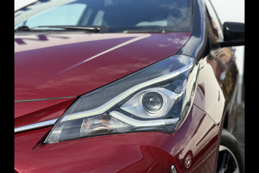 Toyota Yaris 1.5 Hybrid Bi-Tone | CarPlay | Camera | Keyless | 16 inch