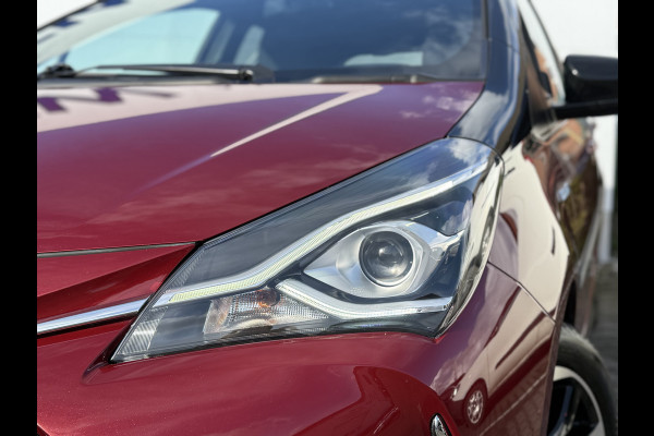 Toyota Yaris 1.5 Hybrid Bi-Tone | CarPlay | Camera | Keyless | 16 inch