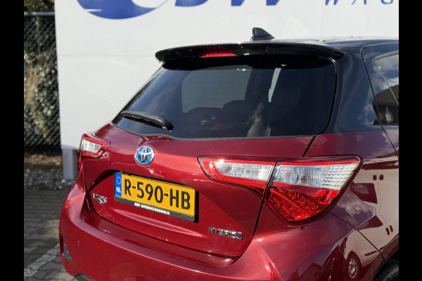 Toyota Yaris 1.5 Hybrid Bi-Tone | CarPlay | Camera | Keyless | 16 inch