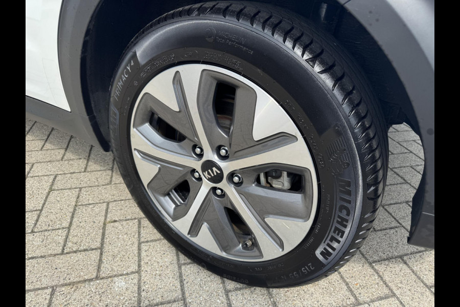 Kia e-Niro ExecutiveLine 64 kWh | JBL audio | Stoel verwarming en ventilatie | Stuurverwarming | Lederen | Dodehoek detectie | Navigatie | Apple Carplay / Android Auto | Elektrisch bedienbare bestuurdersstoel met geheugen