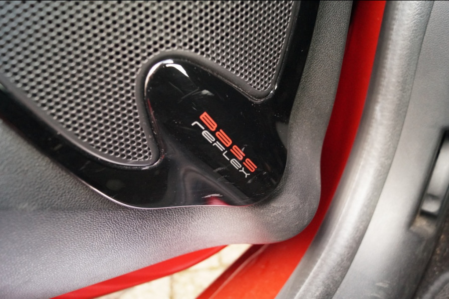 Renault Clio Estate 0.9 TCe 90pk Limited -NAVI-AIRCO-PDC-TREKHAAK-LED-