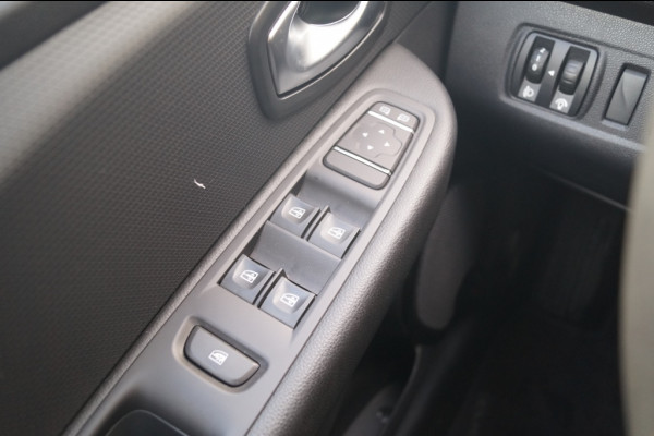 Renault Clio Estate 0.9 TCe 90pk Limited -NAVI-AIRCO-PDC-TREKHAAK-LED-