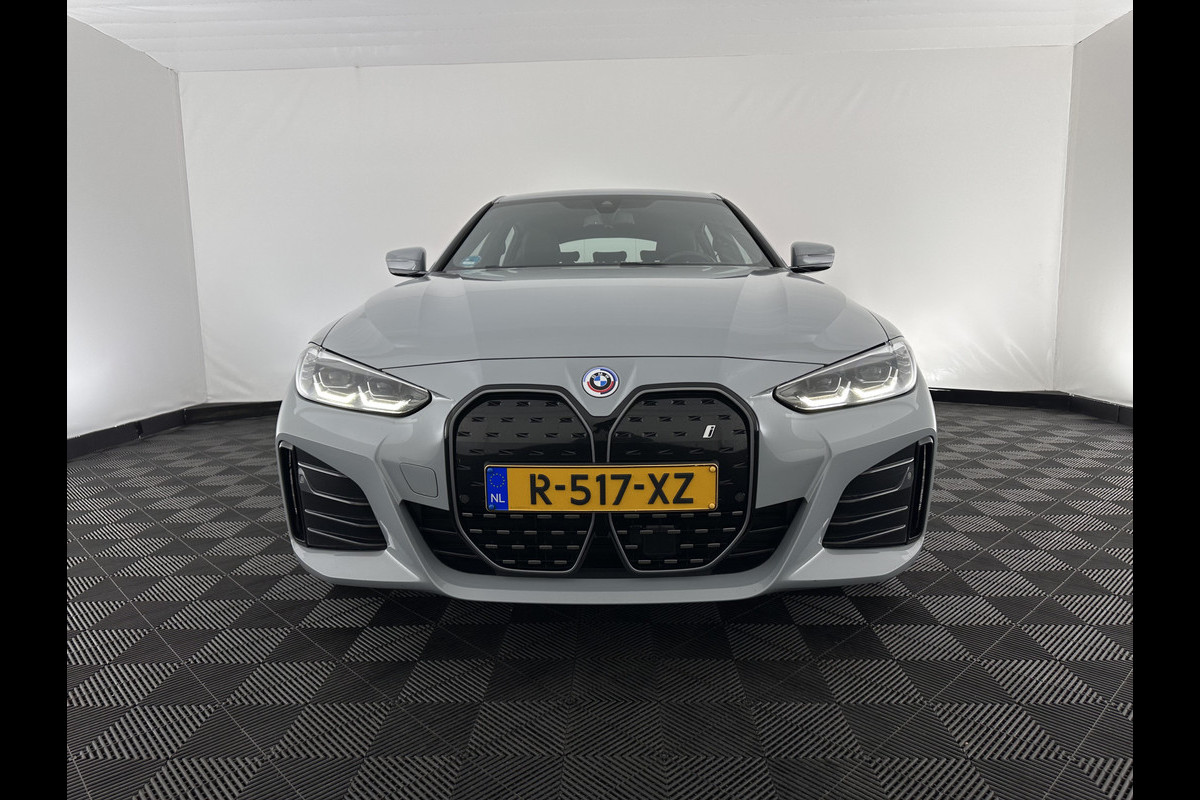 BMW i4 eDrive40 84 kWh [ 3-Fase ] (INCL.BTW) *LEATHER-MICROFIBRE | FULL-LED | ADAPTIVE-CRUISE | HEATED-SPORTSEATS | CAMERA | DAB | WIDESCREEN-DIGI-COCKPIT | NAVI-FULLMAP | ECC | PDC | 18''ALU*