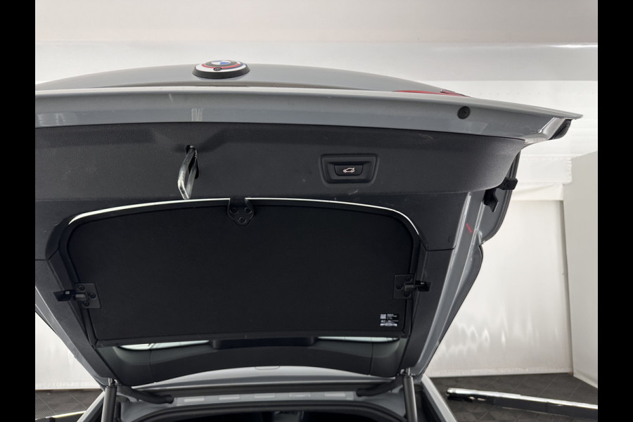 BMW i4 eDrive40 84 kWh [ 3-Fase ] (INCL.BTW) *LEATHER-MICROFIBRE | FULL-LED | ADAPTIVE-CRUISE | HEATED-SPORTSEATS | CAMERA | DAB | WIDESCREEN-DIGI-COCKPIT | NAVI-FULLMAP | ECC | PDC | 18''ALU*