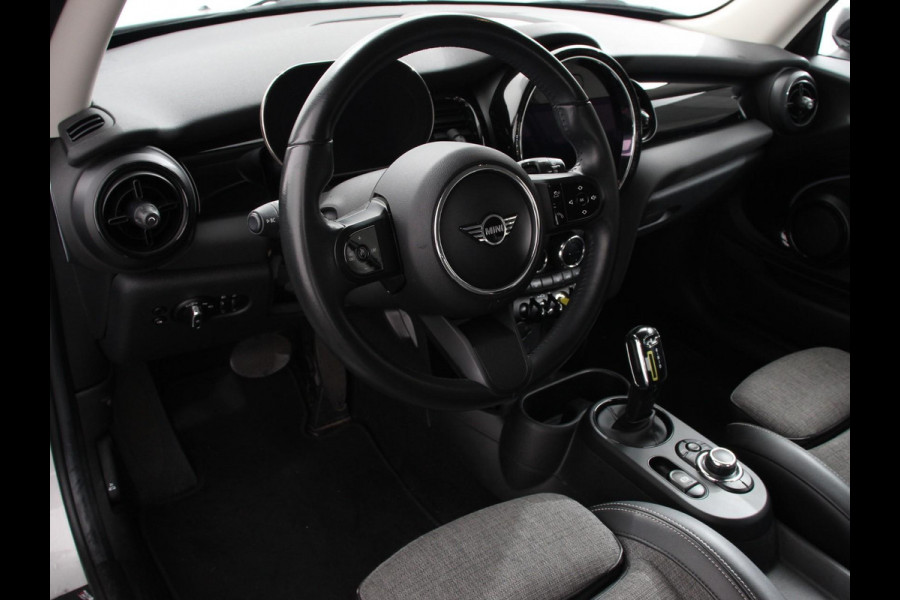 MINI Mini Electric Business Edition 33 kWh | Navigatie | Climate Control | Lichtmetalen Velgen | Dab | Parkeer sensoren