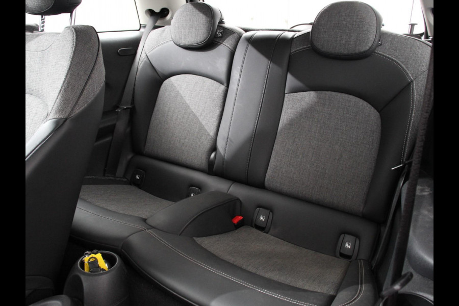 MINI Mini Electric Business Edition 33 kWh | Navigatie | Climate Control | Lichtmetalen Velgen | Dab | Parkeer sensoren