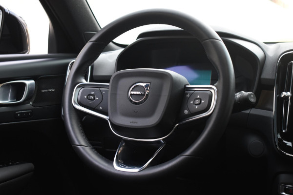 Volvo EX40 Single Motor Extended Range Ultra 82 kWh Extra getint glas / 360 Camera / 20'' velgen / Panoramadak / Zwart dak / Harman Kardon / Microtech/Nubuck