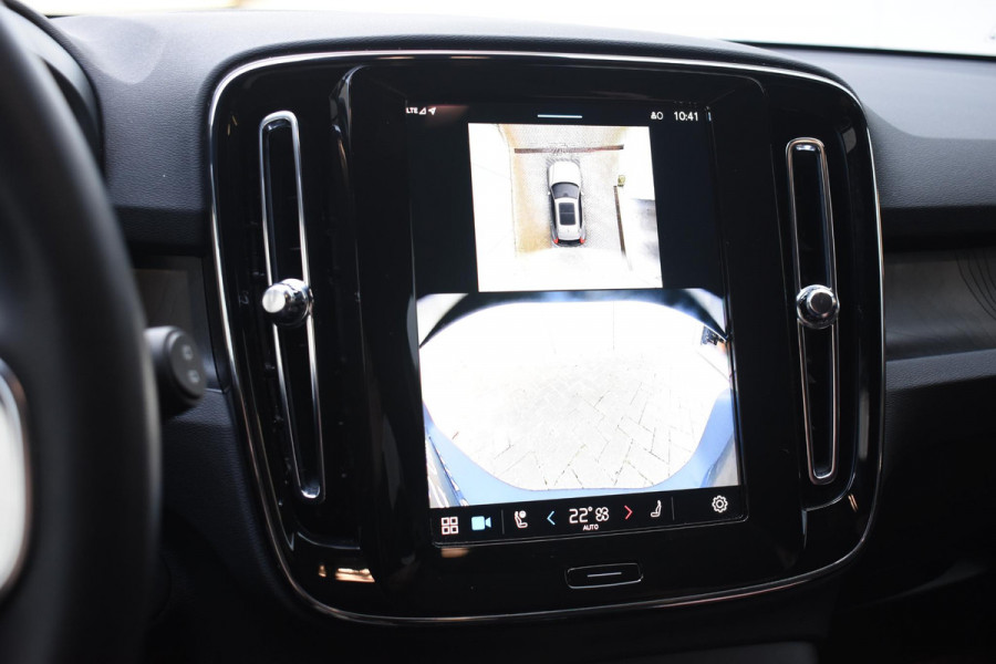 Volvo EX40 Single Motor Extended Range Ultra 82 kWh Extra getint glas / 360 Camera / 20'' velgen / Panoramadak / Zwart dak / Harman Kardon / Microtech/Nubuck