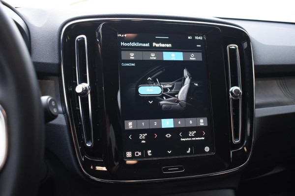 Volvo EX40 Single Motor Extended Range Ultra 82 kWh Extra getint glas / 360 Camera / 20'' velgen / Panoramadak / Zwart dak / Harman Kardon / Microtech/Nubuck