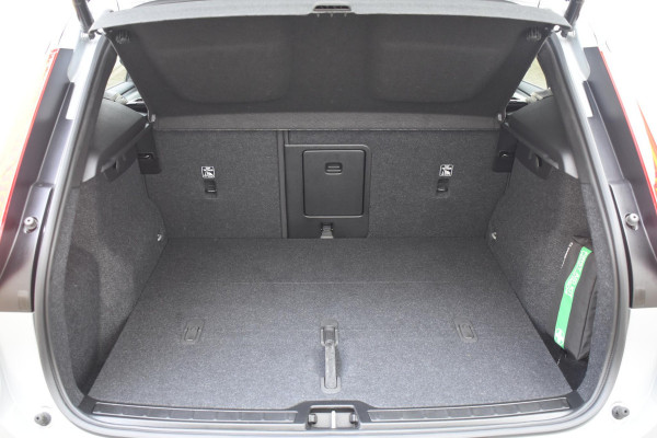 Volvo EX40 Single Motor Extended Range Ultra 82 kWh Extra getint glas / 360 Camera / 20'' velgen / Panoramadak / Zwart dak / Harman Kardon / Microtech/Nubuck