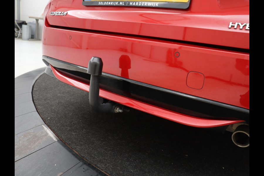 Toyota Corolla Touring Sports 2.0 Hybrid Style | Trekhaak | Stoelverwarming | Cruise Control | Navigatie | Camera | Carplay | Full LED | DAB | Climate control | Head-up